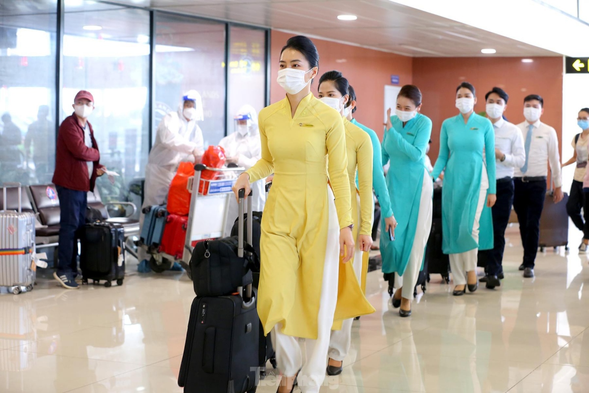 hanoi scraps seven-day quarantine rule for passengers from hcm city picture 9