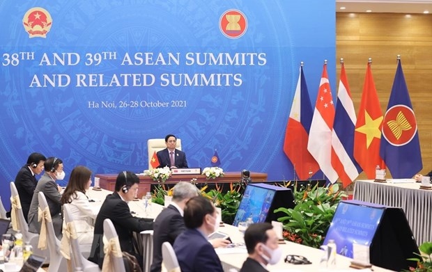 pm attends closing ceremony of 38th, 39th asean summits and related summits picture 1