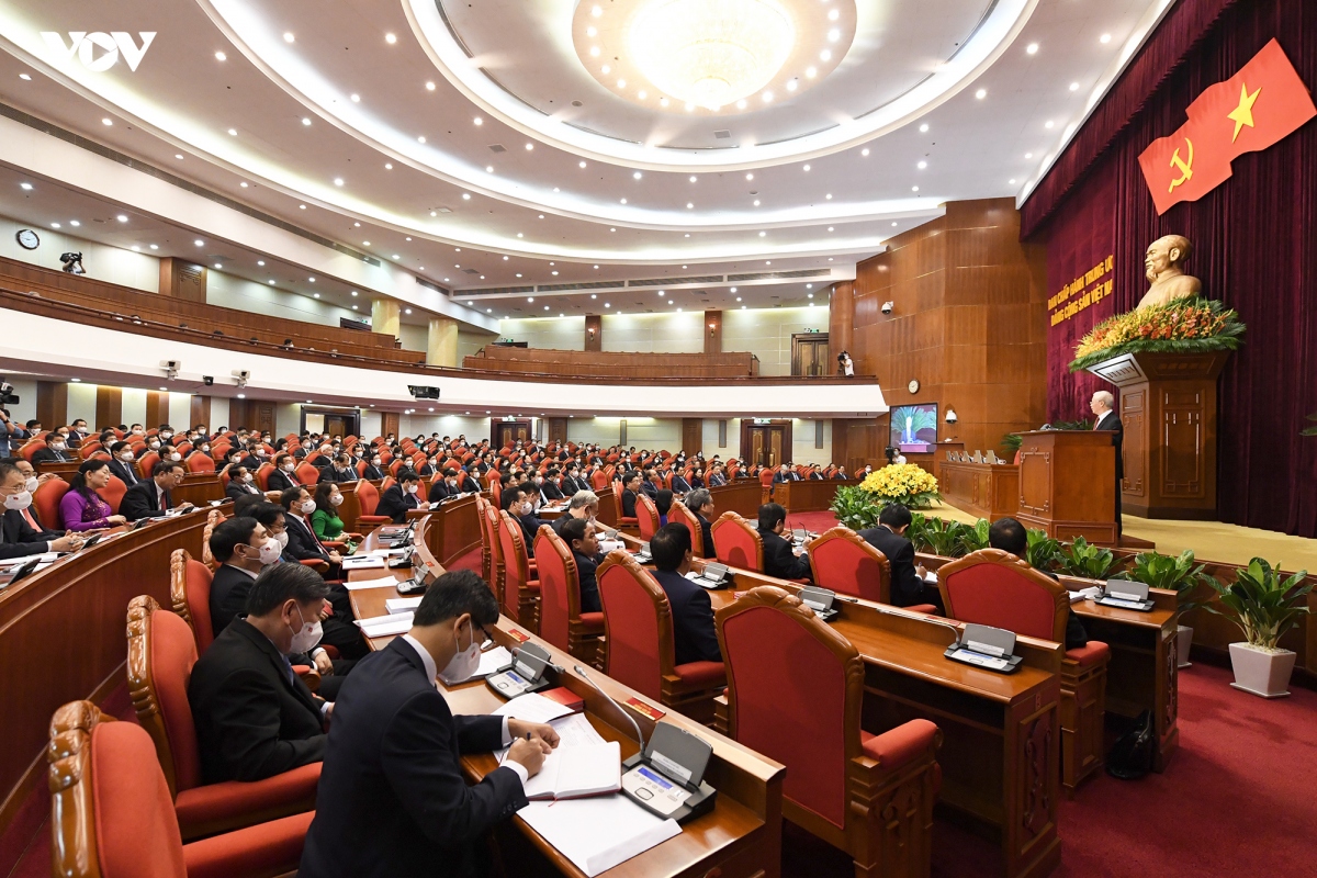 Hội nghị đã thống nhất cao ban hành Quy định mới về những điều đảng viên không được làm; coi đây là căn cứ, cơ sở quan trọng để xem xét, xử lý các vi phạm của cán bộ, đảng viên. Trung ương cho rằng, tổ chức thực hiện tốt Quy định mới và Kết luận của Hội nghị Trung ương lần này.