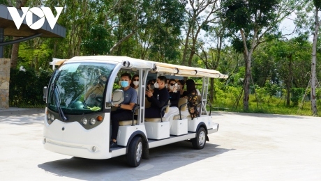 Khách đến Bà Rịa - Vũng Tàu được chủ cơ sở lưu trú đưa đón theo một cung đường (ảnh Lưu Sơn)
