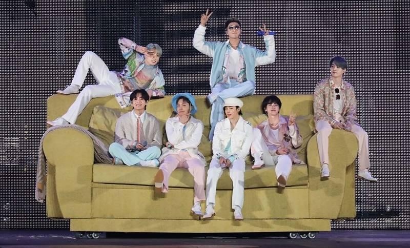 concert trực tuyến của bts mang đến thông điệp về hy vọng giữa đại dịch hình ảnh 1 concert truc tuyen cua bts mang den thong diep ve hy vong giua dai dich hinh anh 1