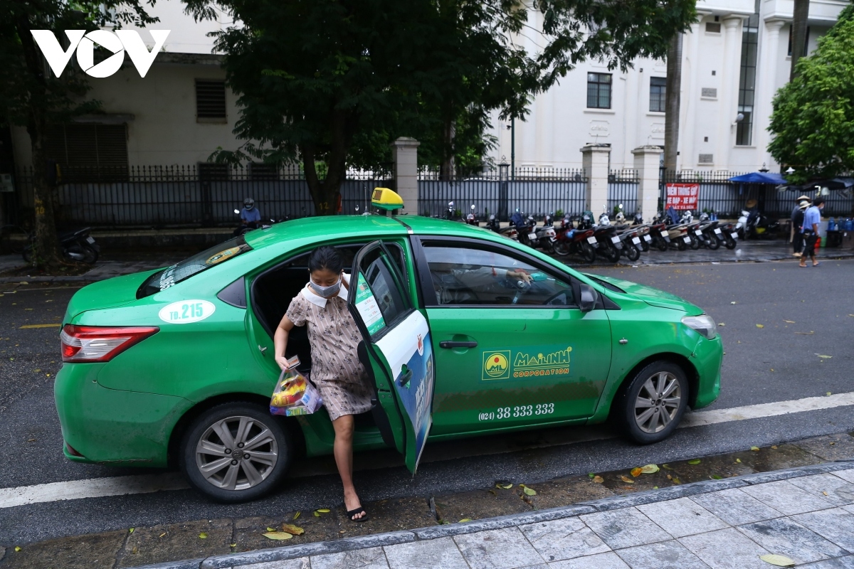 hanoi resumes bus, taxi services from october 14 picture 15