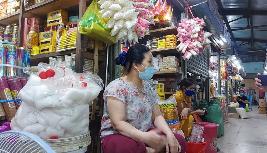 Chợ ế ẩm không có khách, tiểu thương gặp nhiều khó khăn