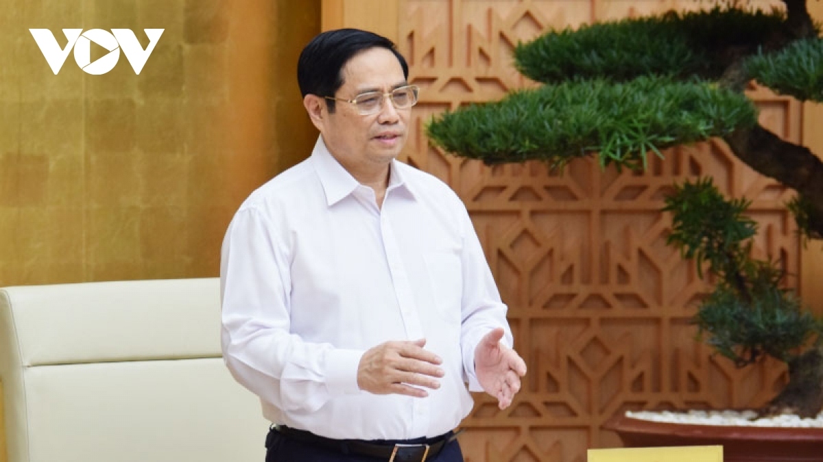 Prime Minister Pham Minh Chinh chair the cabinet meeting.