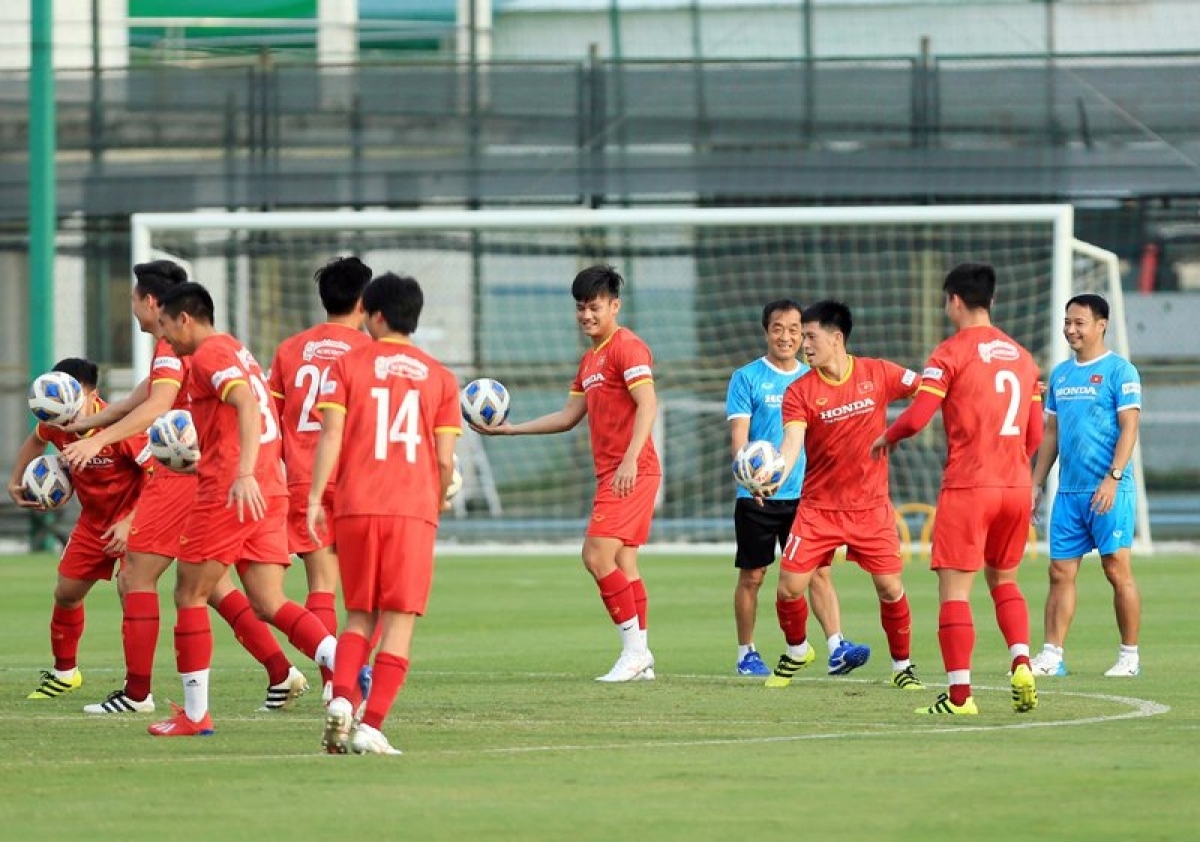 vietnamese national team gathers to prepare for world cup qualifiers picture 1