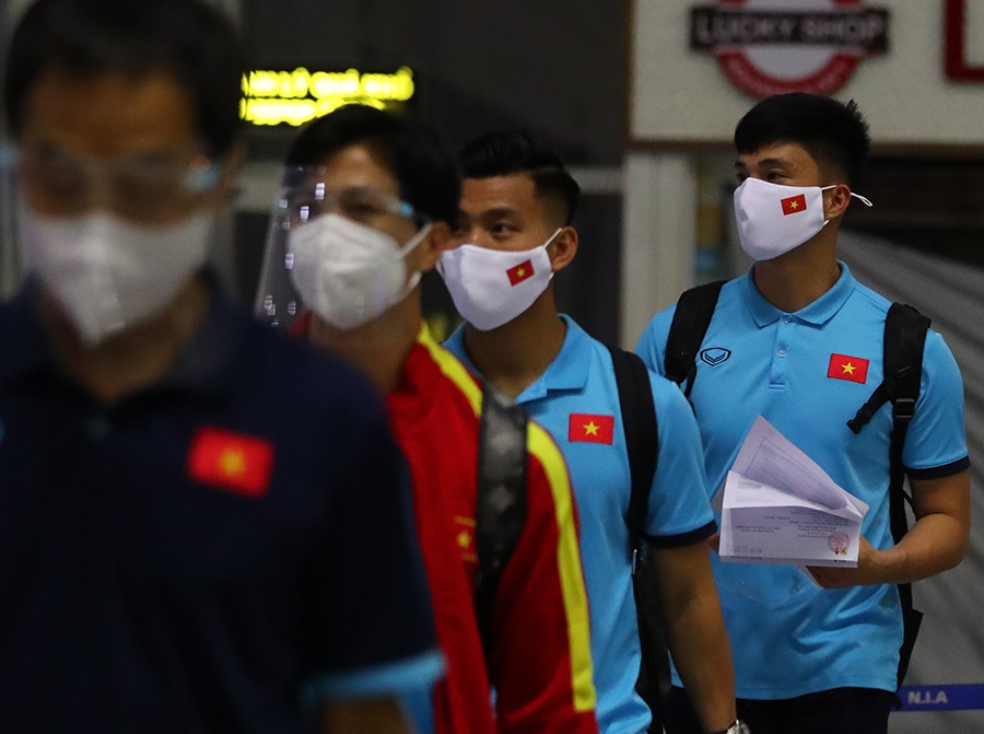 vietnamese team arrive in uae ahead of world cup qualifier against china picture 1