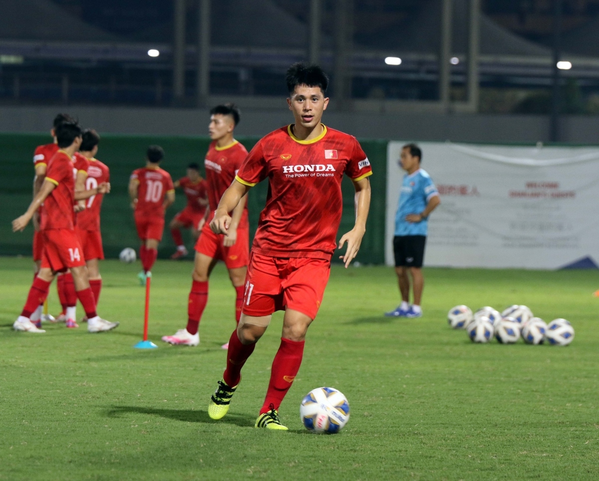 vietnamese footballers train hard ahead of world cup qualifiers picture 8
