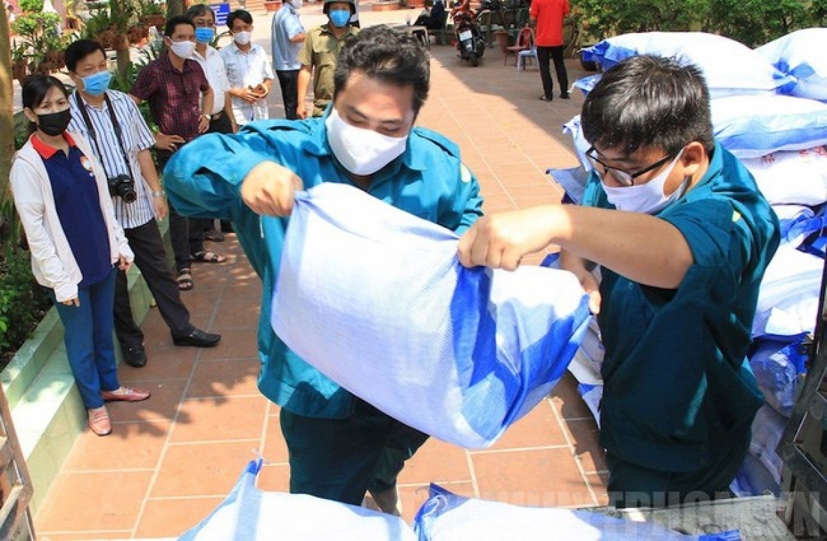 xuat cap gao ho tro nguoi dan quang tri hinh anh 1