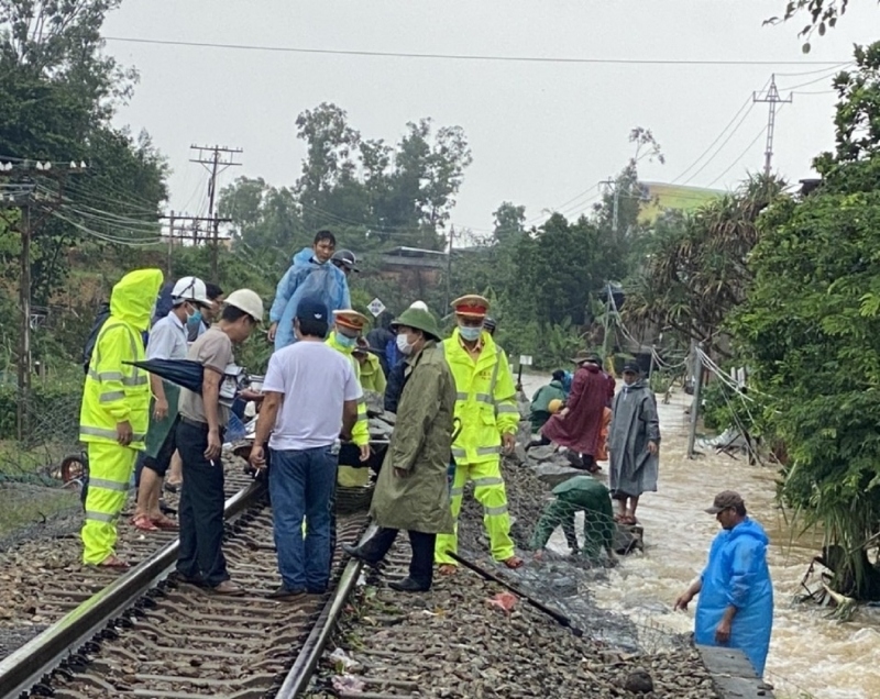 Quảng Ngãi tập trung khắc phục thiệt hại, chuẩn bị ứng phó đợt mưa lũ mới