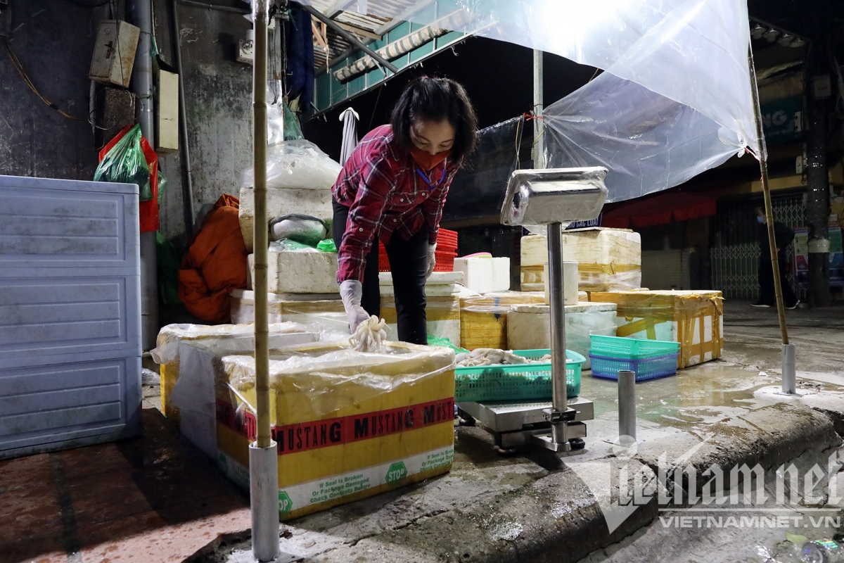 largest wholesale market in hanoi reopens after two-month closure picture 9