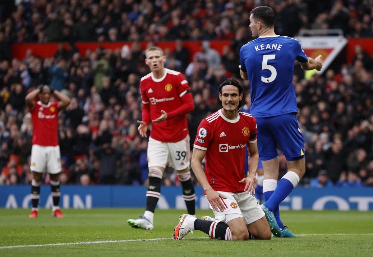 Sự tiếc nuối của Cavani. (Ảnh: Reuters)