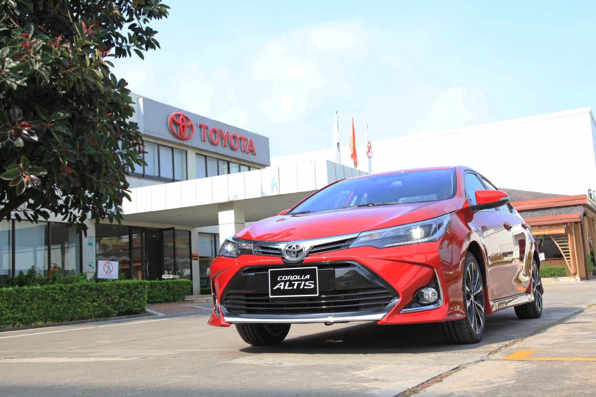 Corolla Altis huyền thoại của Toyota hấp dẫn hơn với ưu đãi trong tháng 10