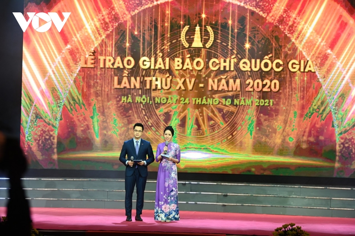 vov wins five prizes at 15th national press awards picture 2 vov wins five prizes at 15th national press awards picture 2