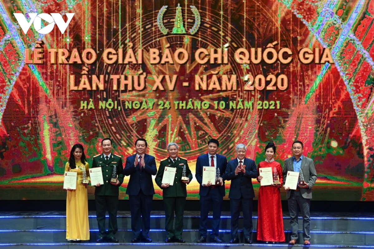 vov wins five prizes at 15th national press awards picture 6 vov wins five prizes at 15th national press awards picture 6