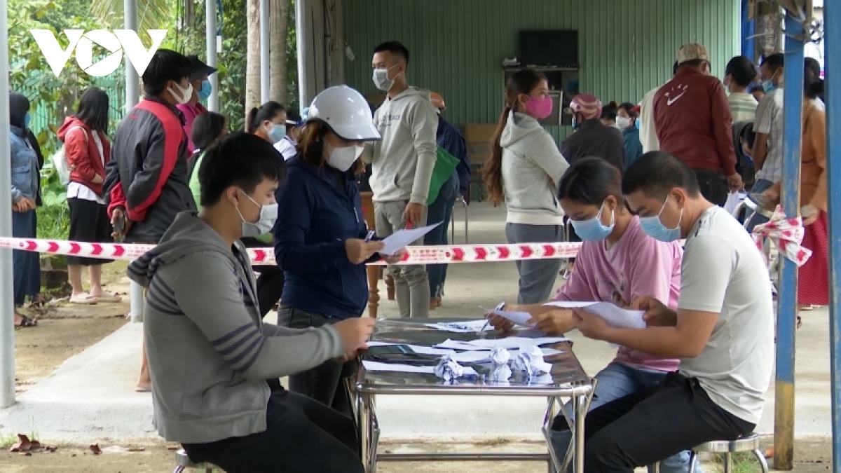 quang nam moves to stamp out covid-19 outbreak at school picture 1