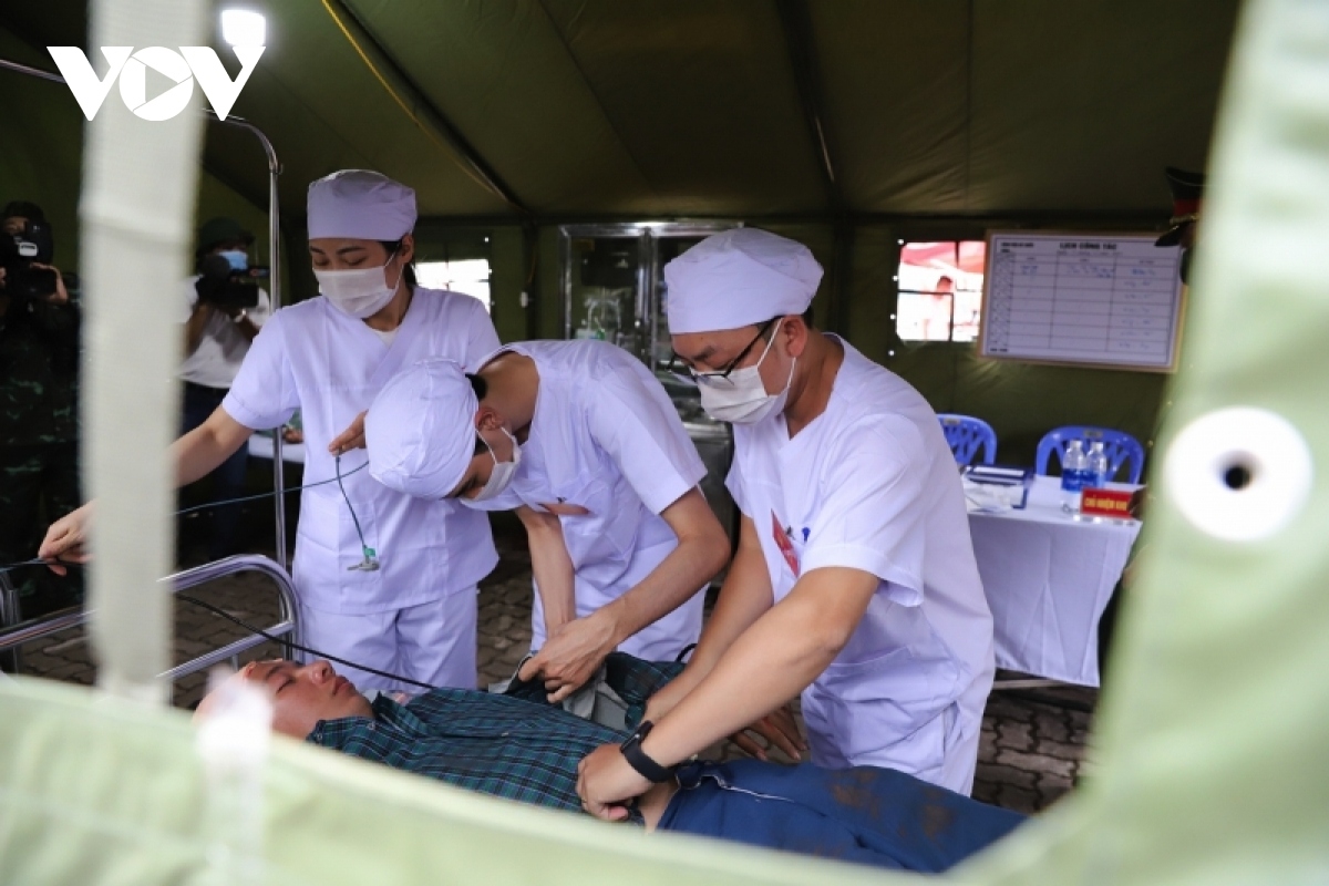 exercise against super typhoons, oil spills on ha long bay picture 12