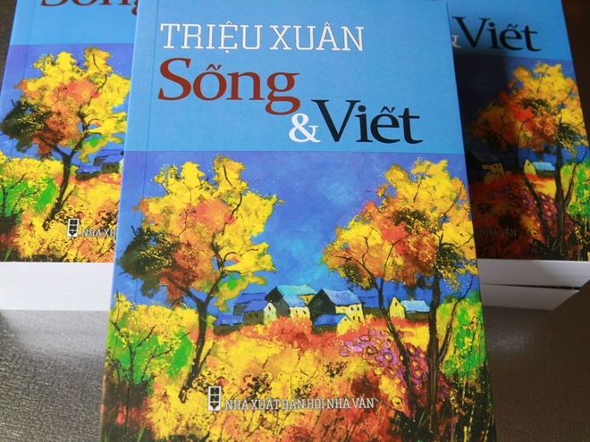 Khi đang điều trị bệnh, ông vẫn không ngừng sáng tác, ra mắt tập phê bình, tiểu luận "Sống & viết".