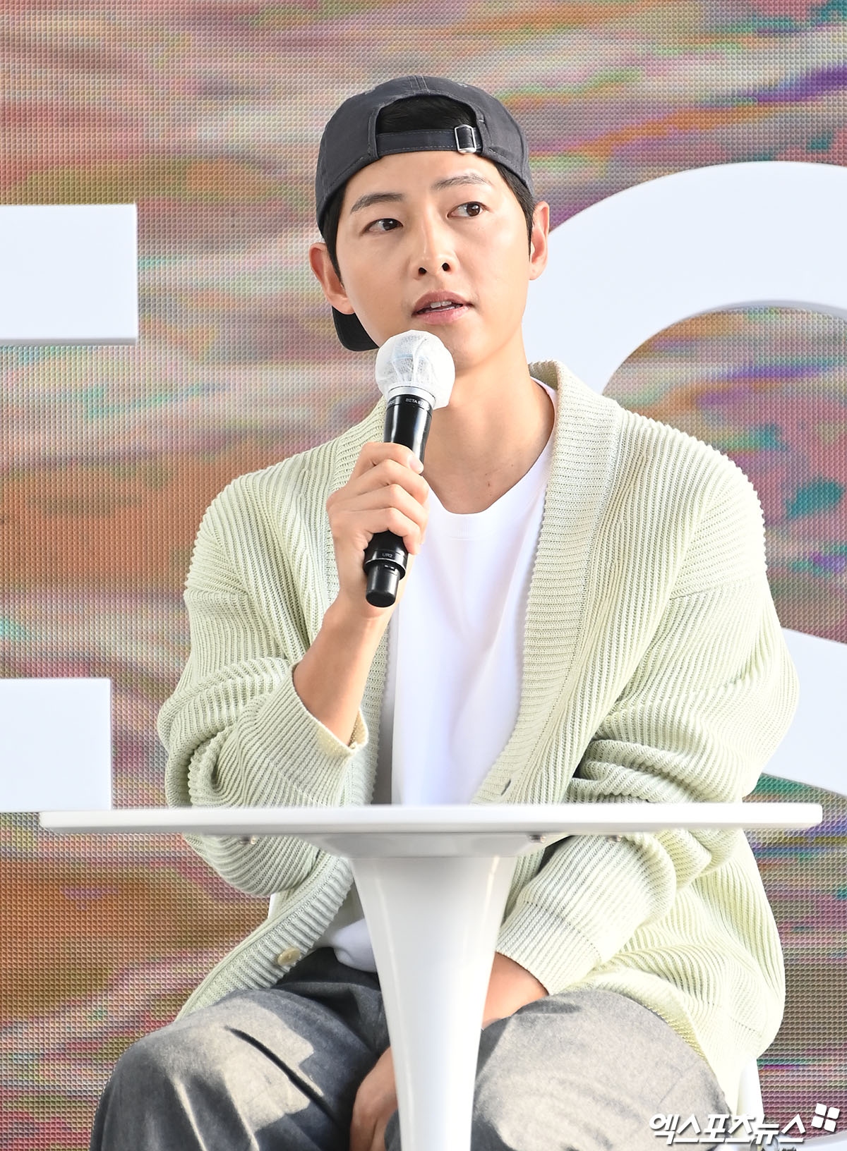 song joong ki vui mung khi tai hop ban dien vincenzo jeon yeo bin tai lhp busan hinh anh 2