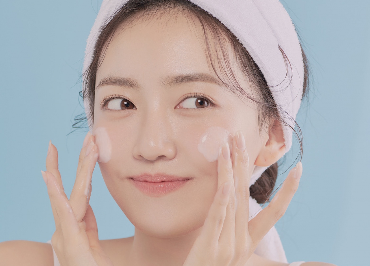 Rửa mặt đúng cách để có làn da sạch hơn, khỏe mạnh hơn | VOV.VN
