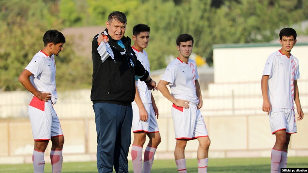 u23 tajikistan - doi thu dang gom cua u23 viet nam hinh anh 2