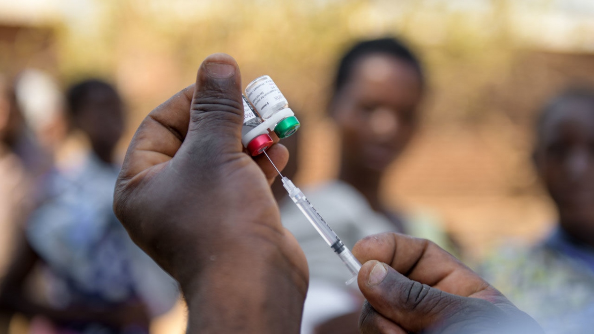 “Vaccine sốt rét sẽ cứu sống hàng chục nghìn trẻ em mỗi năm”. Ảnh: WHO