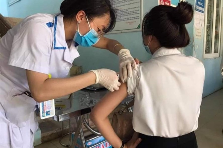 Chính phủ yêu cầu quản lý chặt chẽ việc mua sắm, viện trợ thiết bị, vật tư, sinh phẩm, vaccine có hiệu quả và đúng quy định, không để xảy ra thất thoát, lãng phí, tham nhũng và kịp thời báo cáo, đề xuất cấp có thẩm quyền những vấn đề phát sinh.