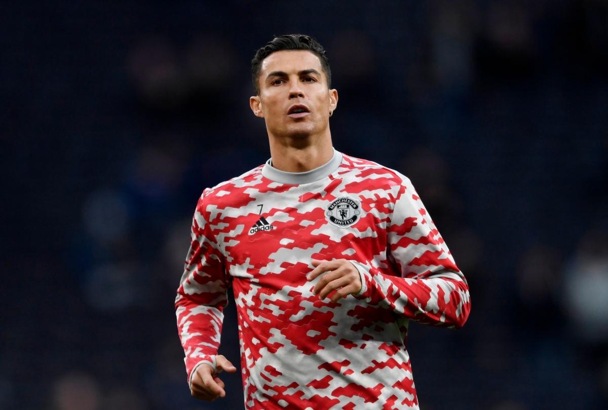 ronaldo ruc sang, mu thang dam tottenham de tro lai cuoc dua vo dich hinh anh 9