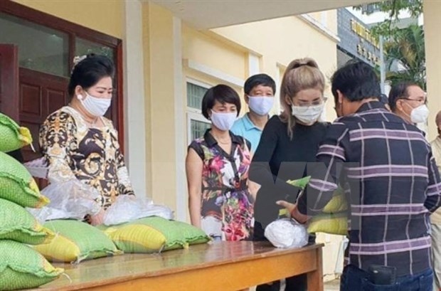 struggling vietnamese cambodians receive aid amid covid-19 pandemic picture 1