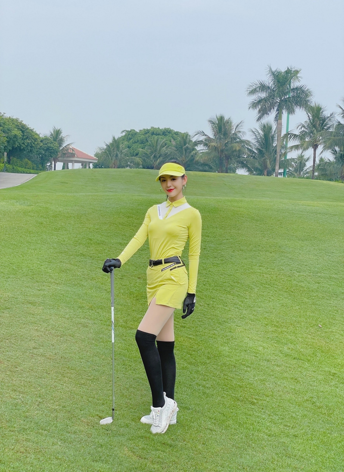 le thanh tu va dan my nhan do bo san golf sau dich covid-19 hinh anh 2