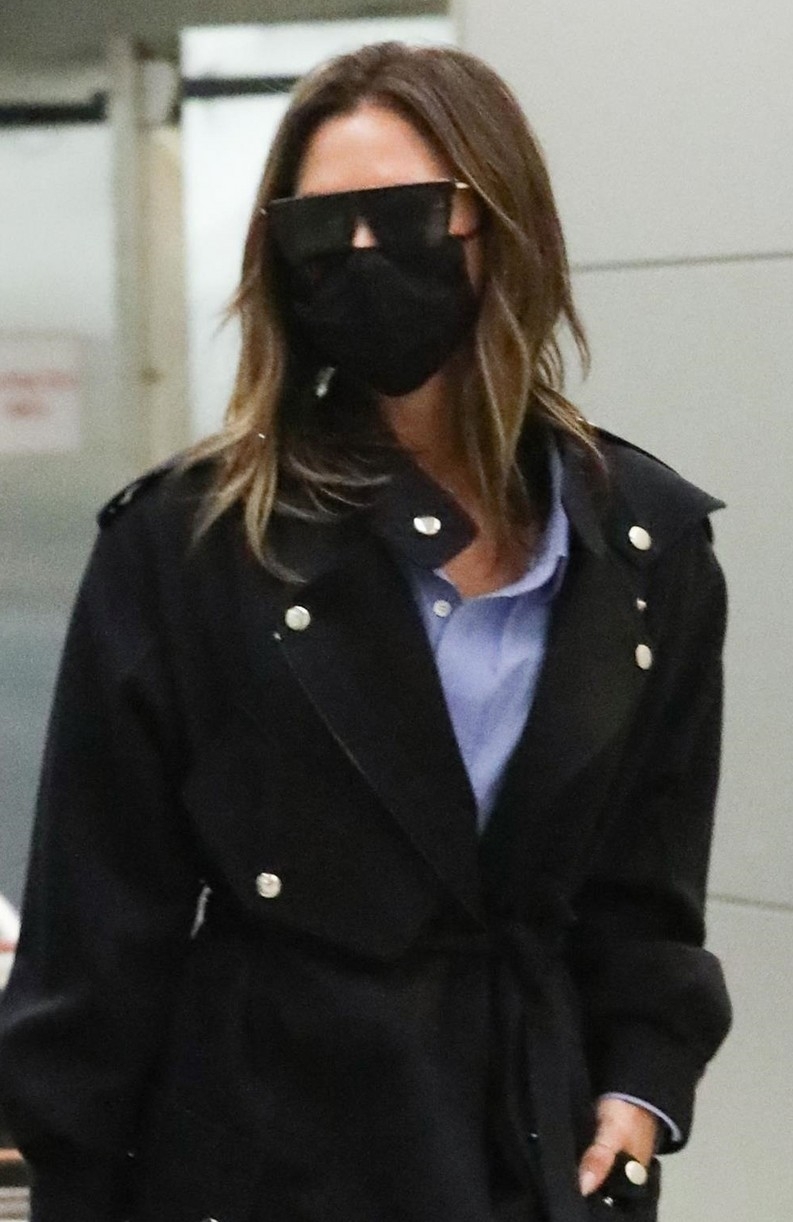 victoria beckham phoi do dang cap tai san bay jfk hinh anh 3