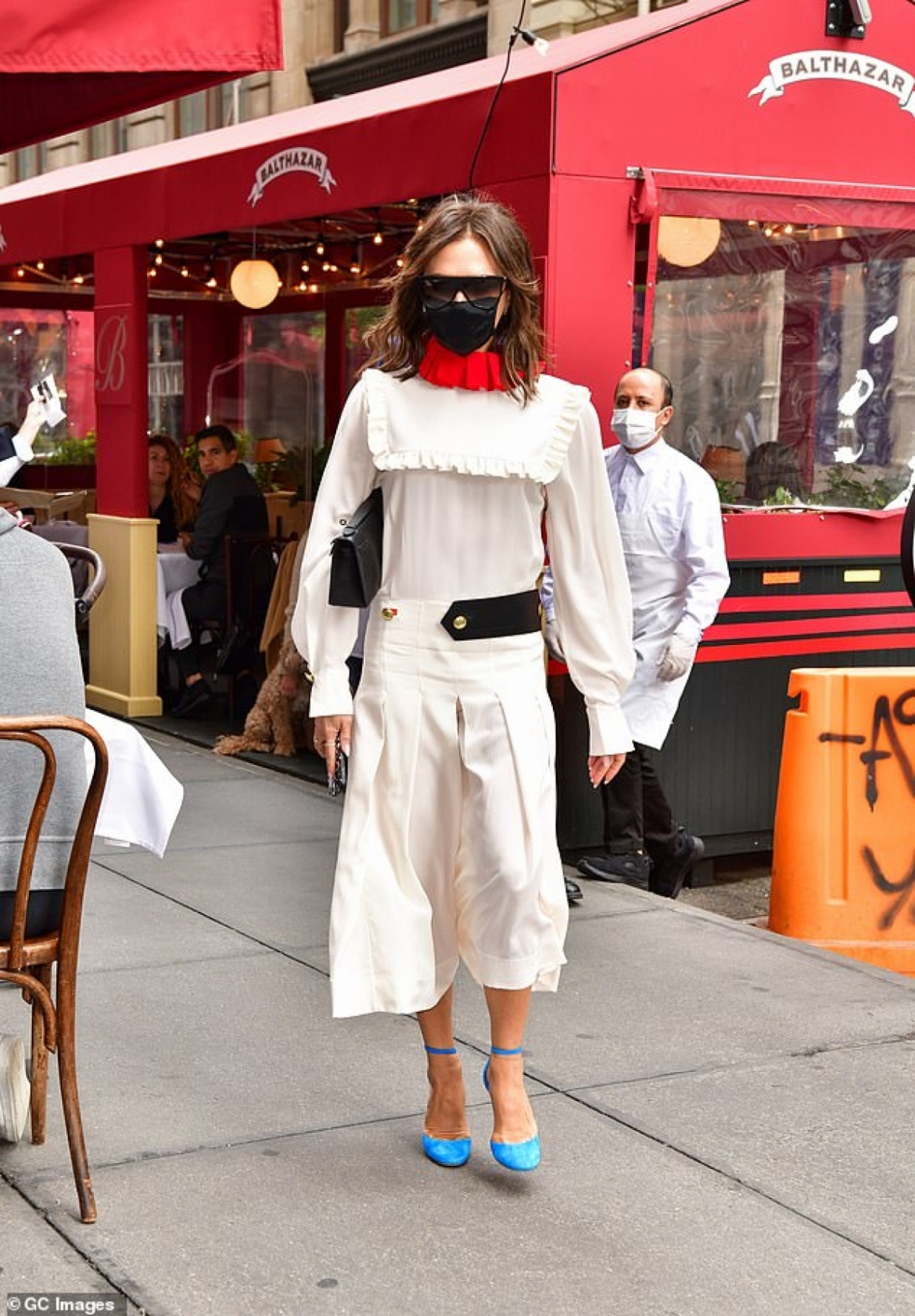 victoria beckham phoi do dang cap tai san bay jfk hinh anh 6