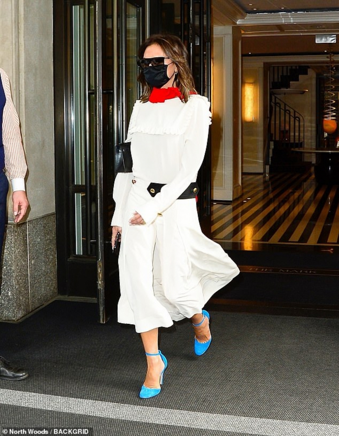 victoria beckham phoi do dang cap tai san bay jfk hinh anh 7