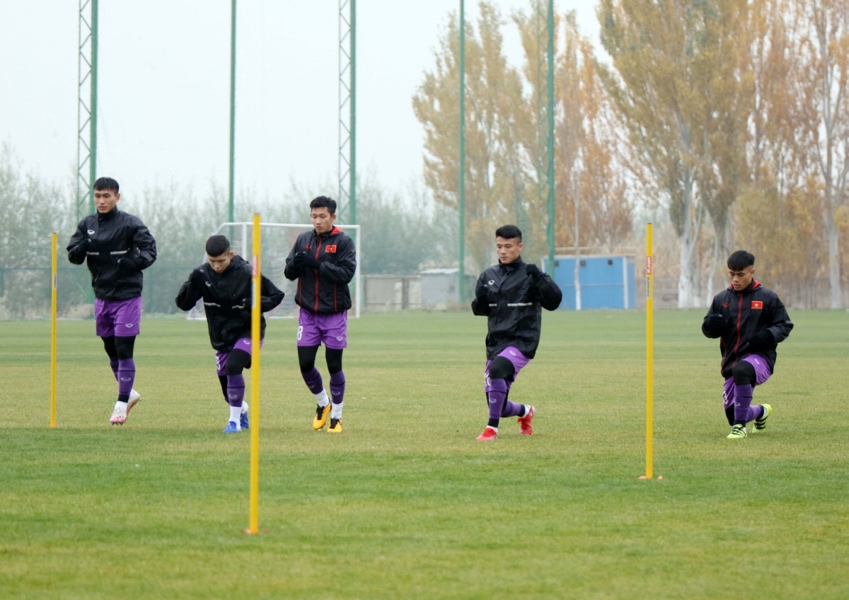 vietnamese u23s train hard ahead of afc u23 asian cup qualifiers picture 3