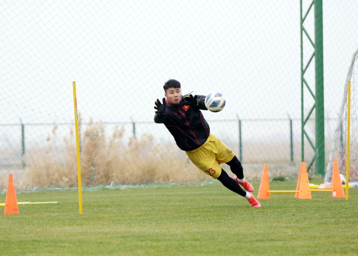 vietnamese u23s train hard ahead of afc u23 asian cup qualifiers picture 5