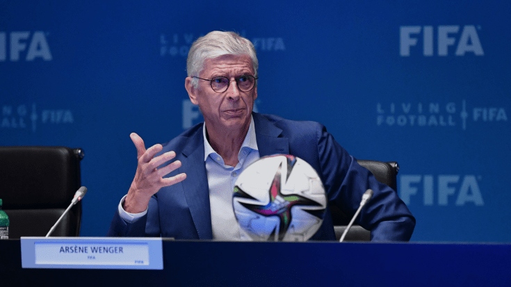 Ông Wenger - Giám đốc Phát triển Bóng đá Toàn cầu của FIFA sẽ họp trực tuyến với các HLV đội tuyển bóng đá nam trên toàn thế giới (Ảnh: FIFA).