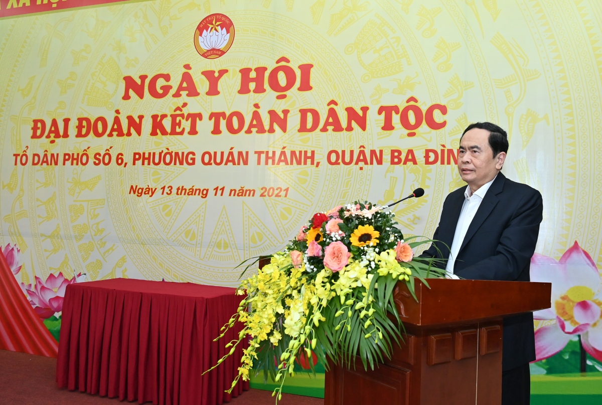 chu tich quoc hoi du ngay hoi dai doan ket tai phuong quan thanh, ha noi hinh anh 3