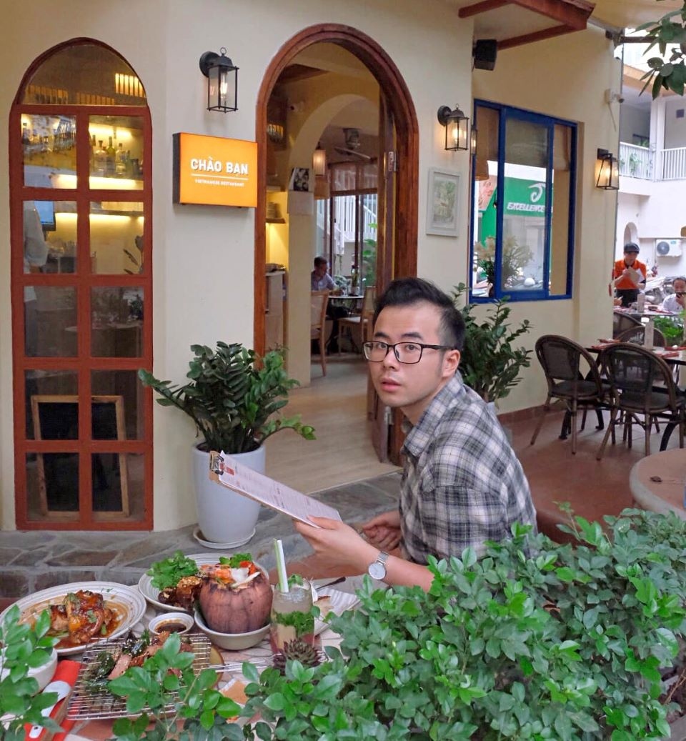 Young Hanoi people like to hang out with friends and have dinner outside rather than prepare food by themselves at home as their parents did. Photo courtesy of Cong Vu.