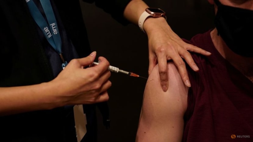 australia nguoi khong tiem vaccine covid-19 co nguy co tu vong cao gap 16 lan hinh anh 1