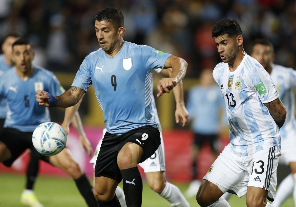 Luis Suarez suýt gỡ hoà cho Uruguay. (Ảnh: Reuters)