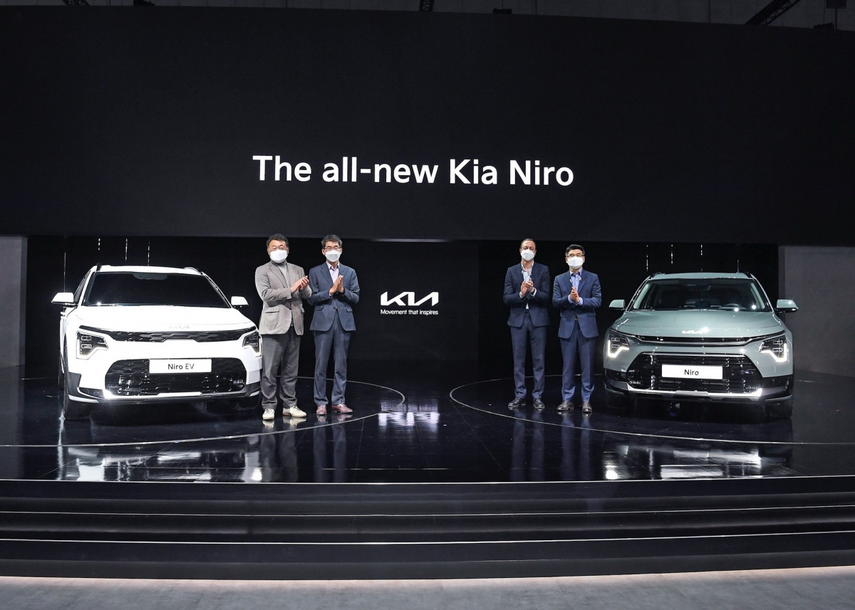 Kia Niro thế hệ mới xuất hiện tại triển lãm ô tô Seoul.