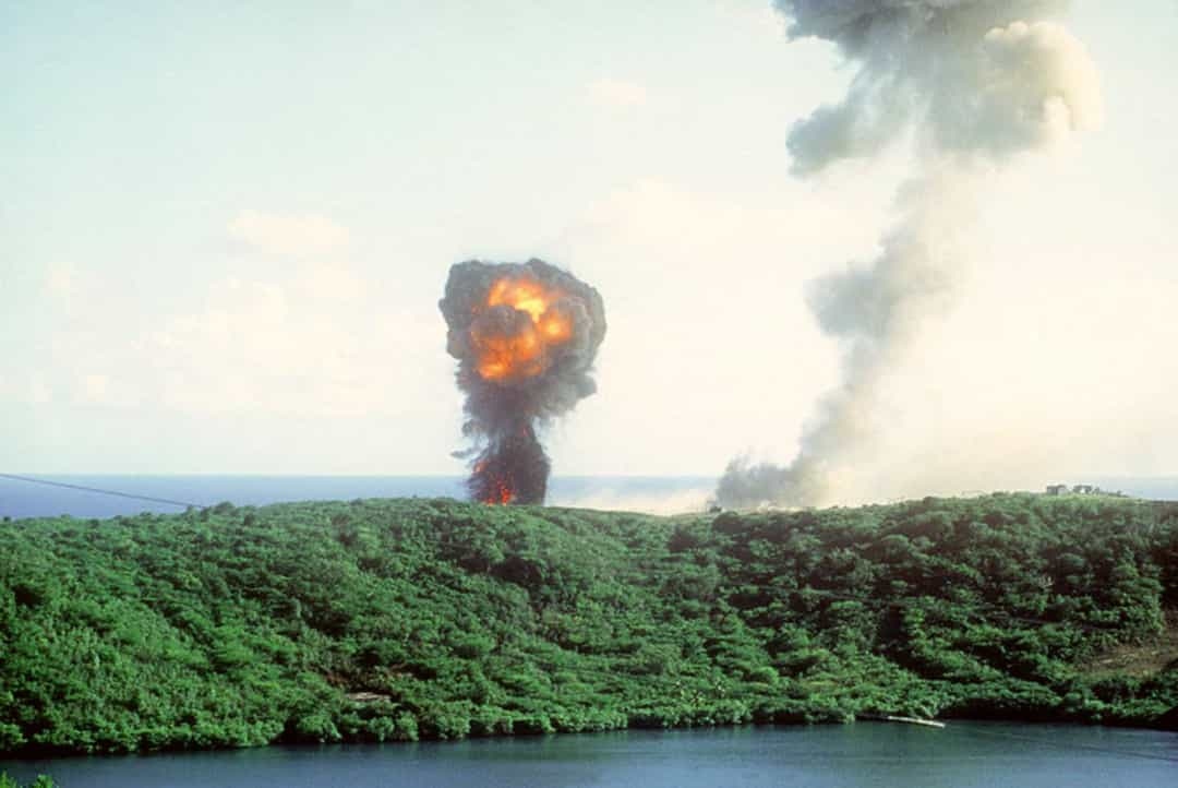 Chiến dịch Urgent Fury là cuộc đổ bộ của Mỹ vào Grenada năm 1983. Grenada là một quốc đảo Caribbean với 91.000 dân.