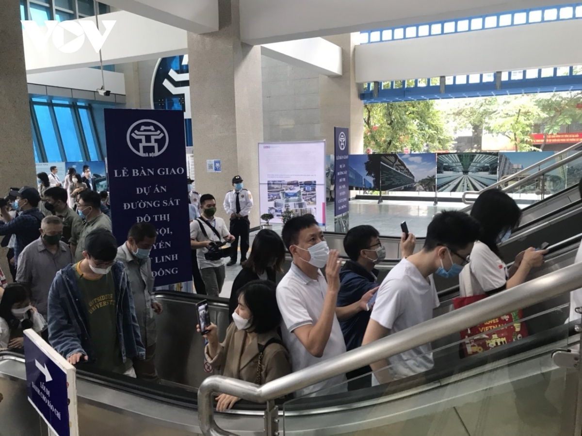 residents eager to travel on cat linh - ha dong metro line picture 3