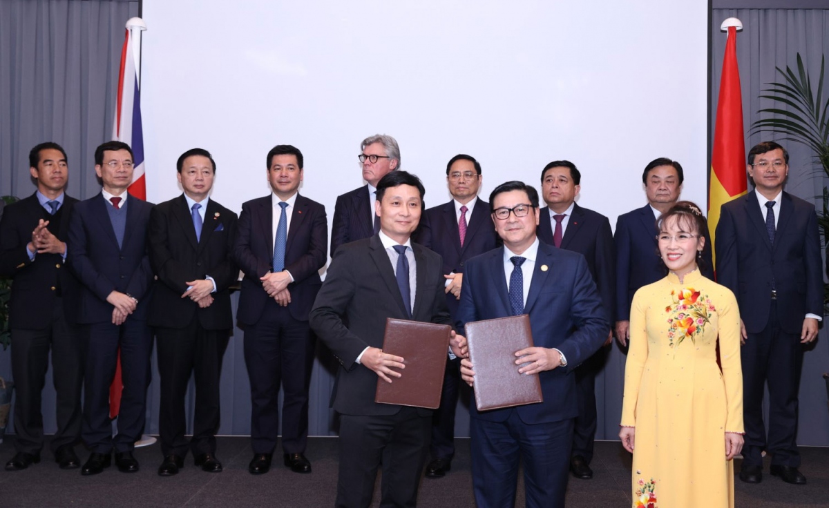 HDBank và Quỹ đầu tư toàn cầu Affinity trao thỏa thuận hợp tác trị giá 300 triệu USD trước sự chứng kiến của Thủ tướng Chính phủ Việt Nam Phạm Minh Chính.