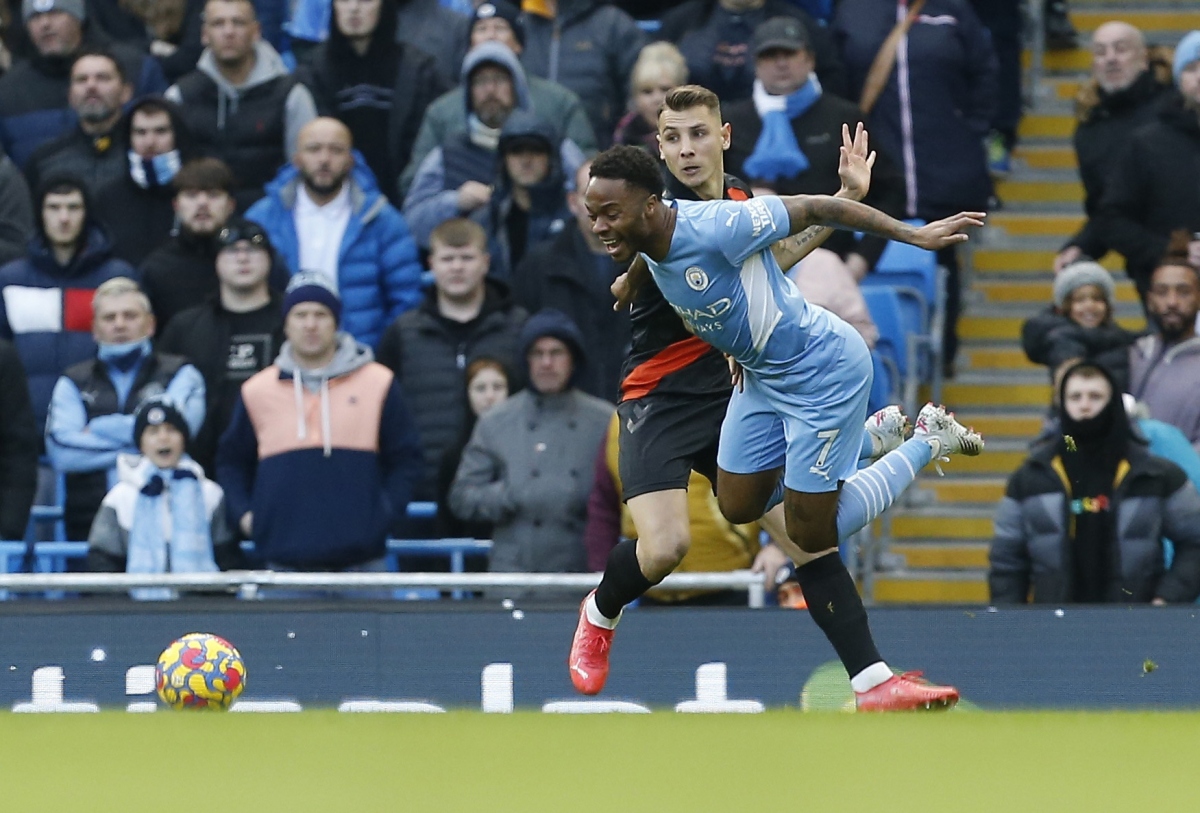 Thế trận đang thuộc về Man City. (Ảnh: Reuters). 