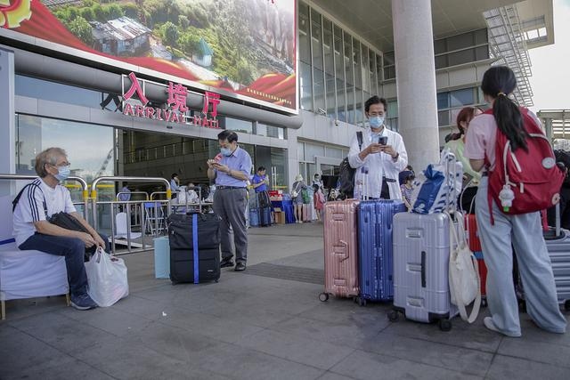 Một cửa khẩu đường bộ của Trung Quốc. Ảnh: Mạng Nhân dân