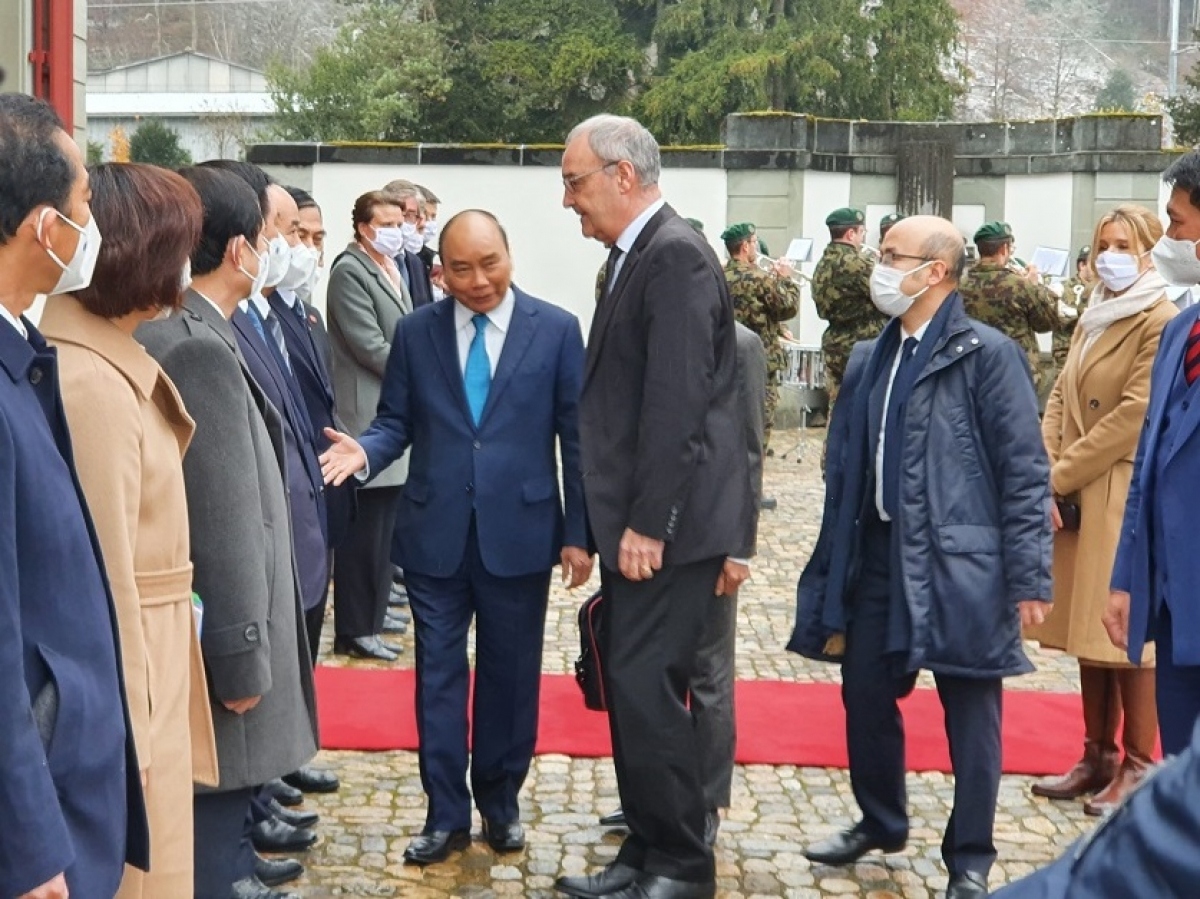 swiss president hosts welcome ceremony for vietnamese state leader picture 2