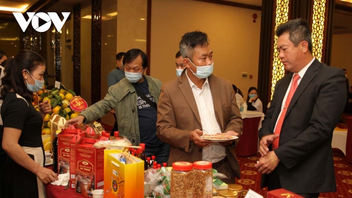 Over 200 local and Chinese businesses seek greater trade co-operation