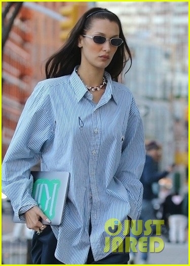 bella hadid dien mot qua kho sang chanh ra pho hinh anh 2