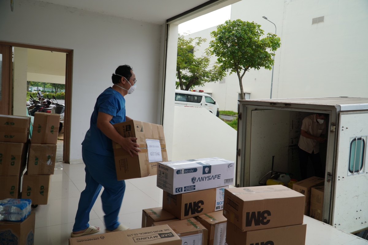 Bệnh viện Chợ Rẫy cùng trang thiết bị lên đường hỗ trợ chống dịch. (Ảnh: Bệnh viện Chợ Rẫy)