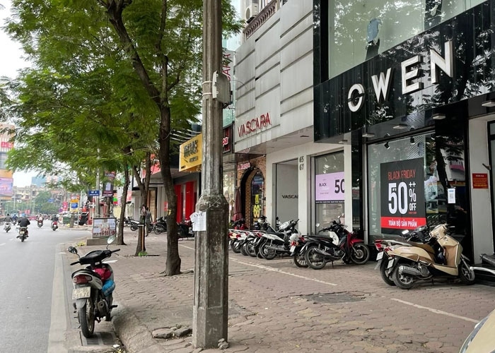 hanoi fashion outlets remain quiet despite black friday super sale picture 1